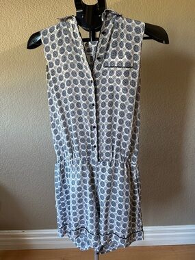 Sleeveless White and Navy Printed Casual Romper
